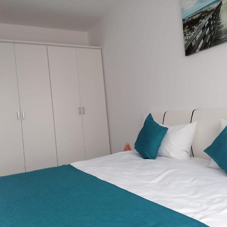 Aqua West Apartment Free Parking- Self Check-In Oradea Dış mekan fotoğraf