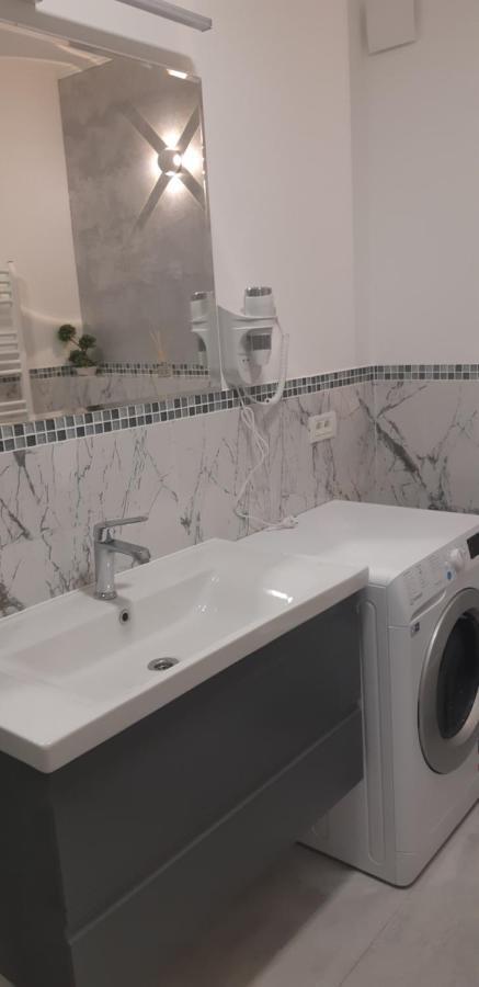 Aqua West Apartment Free Parking- Self Check-In Oradea Dış mekan fotoğraf