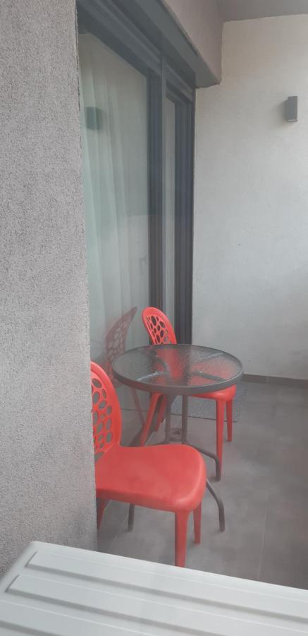 Aqua West Apartment Free Parking- Self Check-In Oradea Dış mekan fotoğraf