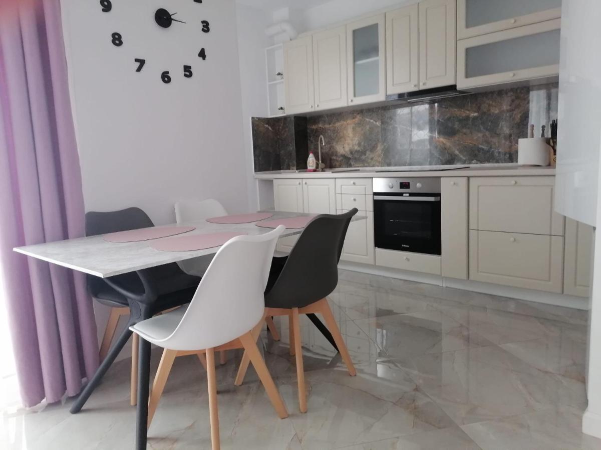 Aqua West Apartment Free Parking- Self Check-In Oradea Dış mekan fotoğraf