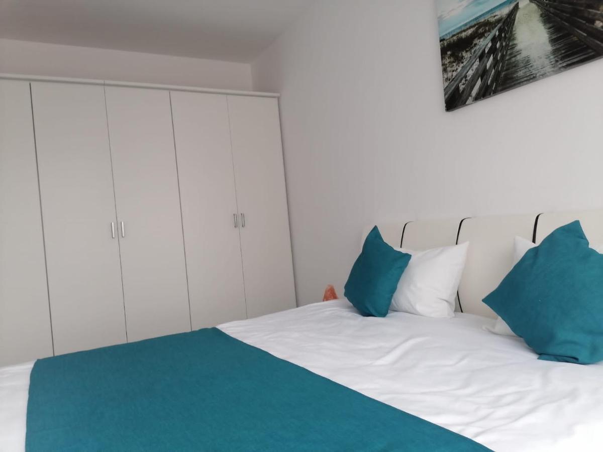 Aqua West Apartment Free Parking- Self Check-In Oradea Dış mekan fotoğraf